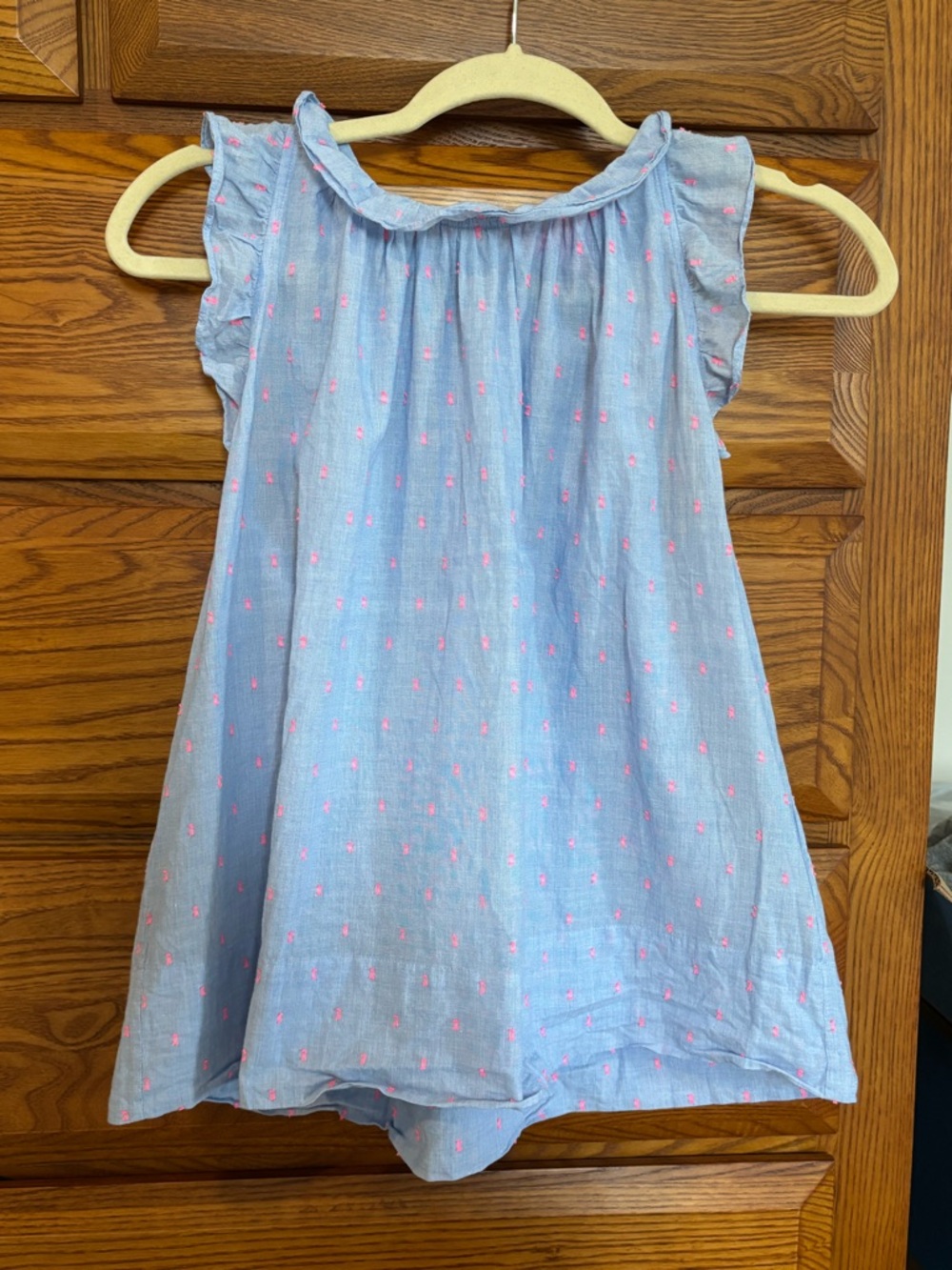 Gorgeous Lilly Pulitzer Kirstin Top in the Bluebell Neon Chambray Clip Pattern
